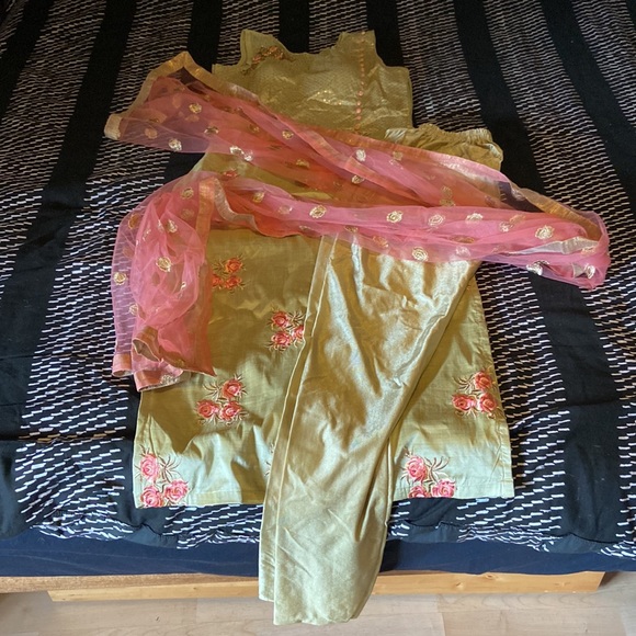 Saree - Picture 6 of 7